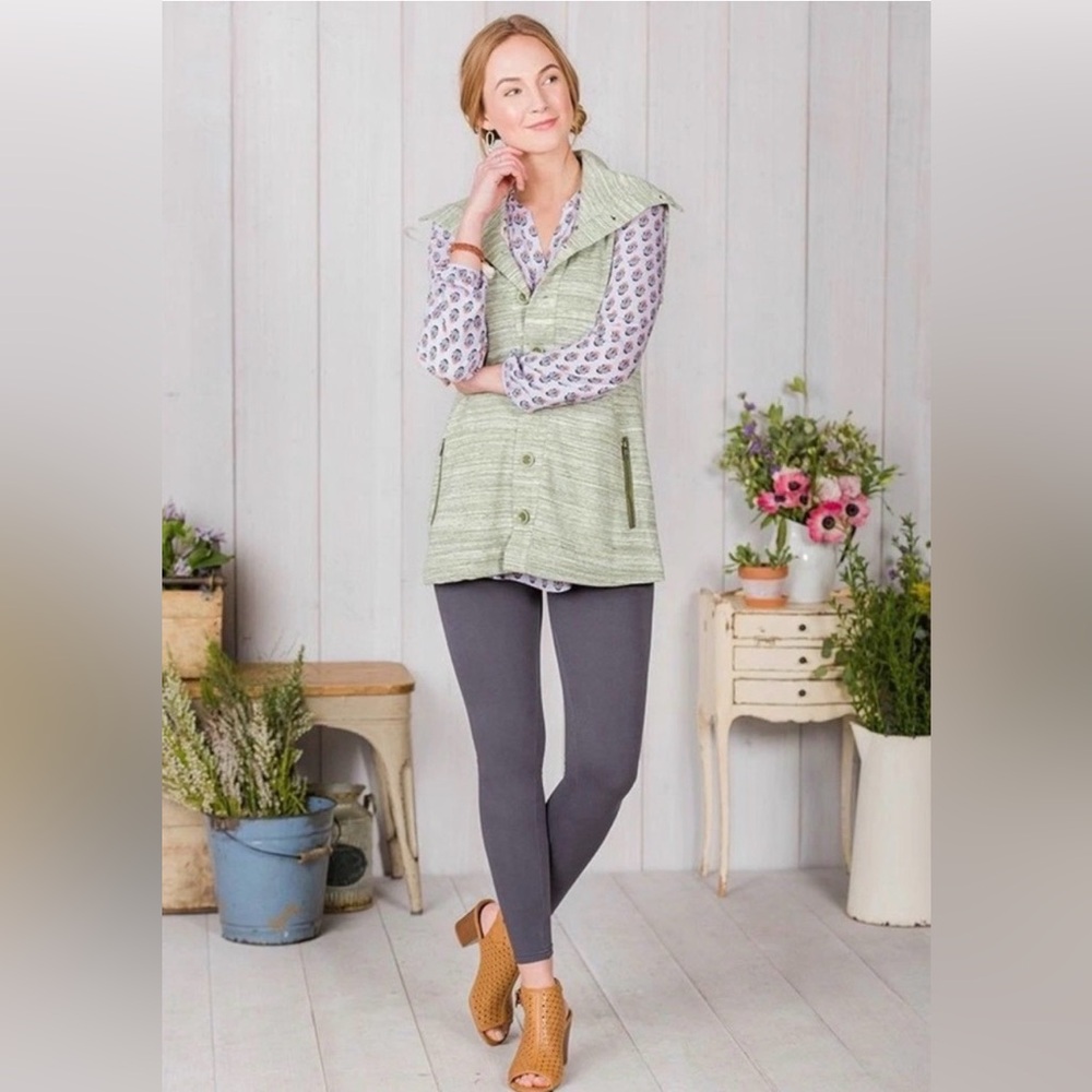 Matilda Jane Gilet Vest Medium Heathered Green Button Front Mock Neck